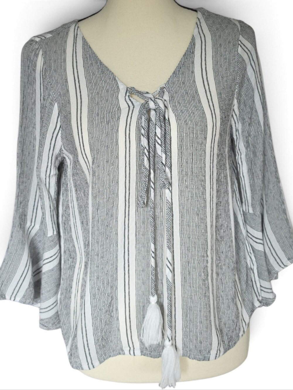 En Creme Boho Style Blouse-Size Small
